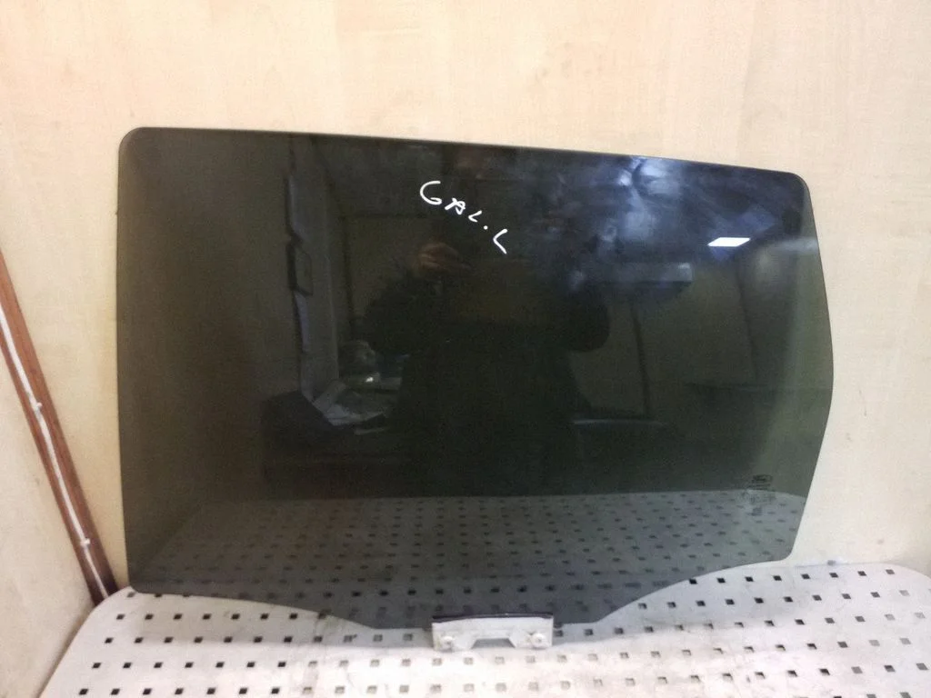 Rear door window glass 43R001604
