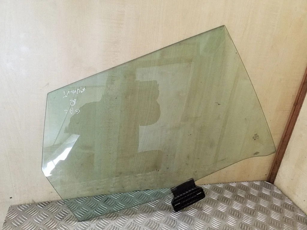 Rear door window glass – right