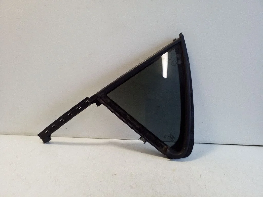 Rear vent window glass – Toyota Yaris Cross (2020-)