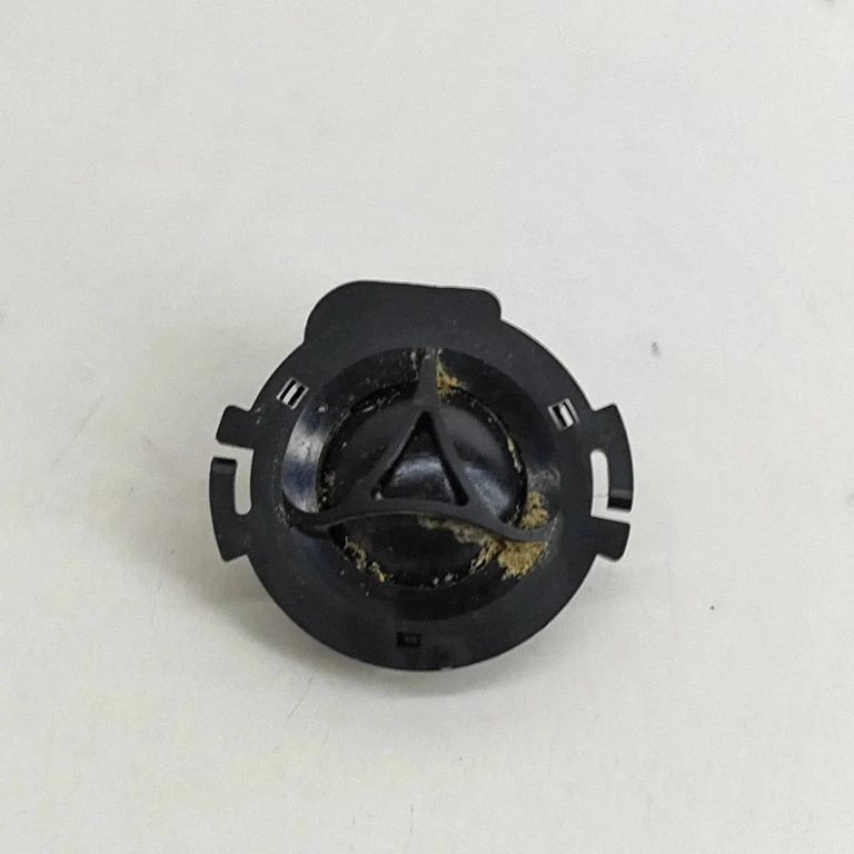 Skaļrunis (-ņi) aizmugurējās durvīs 4G1035399