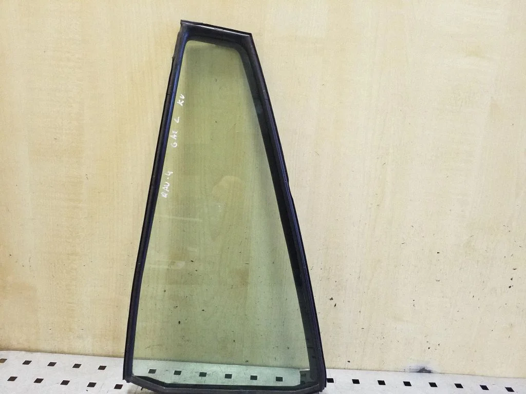 Rear vent window glass – Toyota RAV 4 (XA20) (2000-2005)