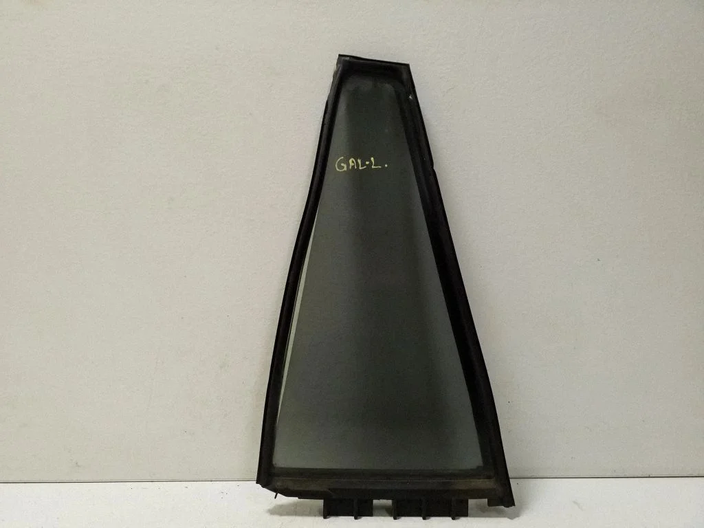 Rear vent window glass – Toyota RAV 4 (XA30) (2006-2016)