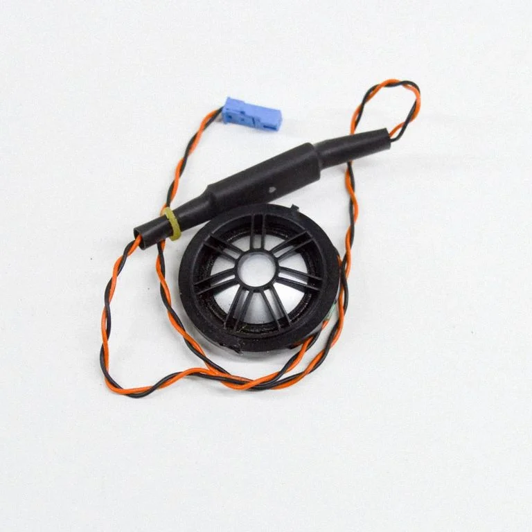 Skaļrunis (-ņi) aizmugurējās durvīs 9277836