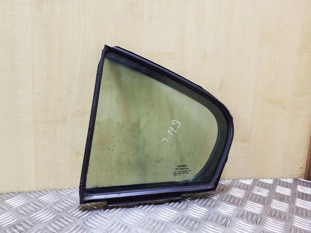 Rear vent window glass 6818905060