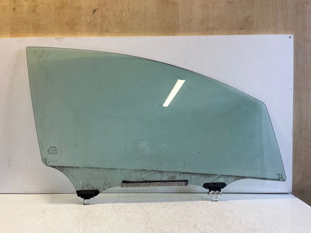 Front door window glass four-door – Toyota Auris 150 (2006-2012)
