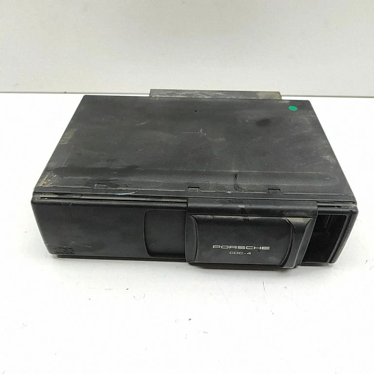 CD/DVD-vahetaja 7L5035111D