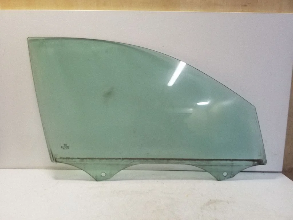 Front door window glass four-door – Audi Q3 8U (2011-2016)