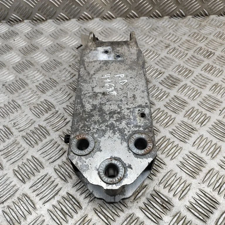 Priekšējā bampera trieciena slāpētājs 7253877