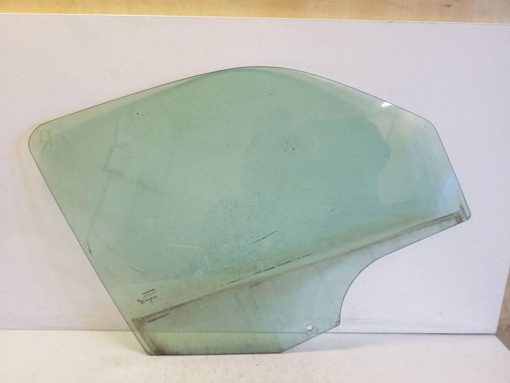 Front door window glass four-door 55369142AA