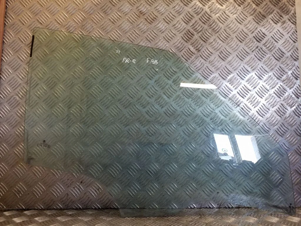 Front door window glass four-door – Skoda Fabia Mk2 (5J) (2007-2014)