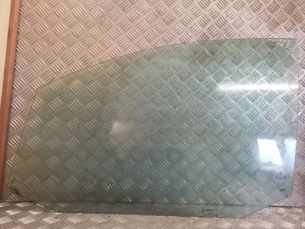 Esiukse põhiklaas (neljaukselise) 43R001582