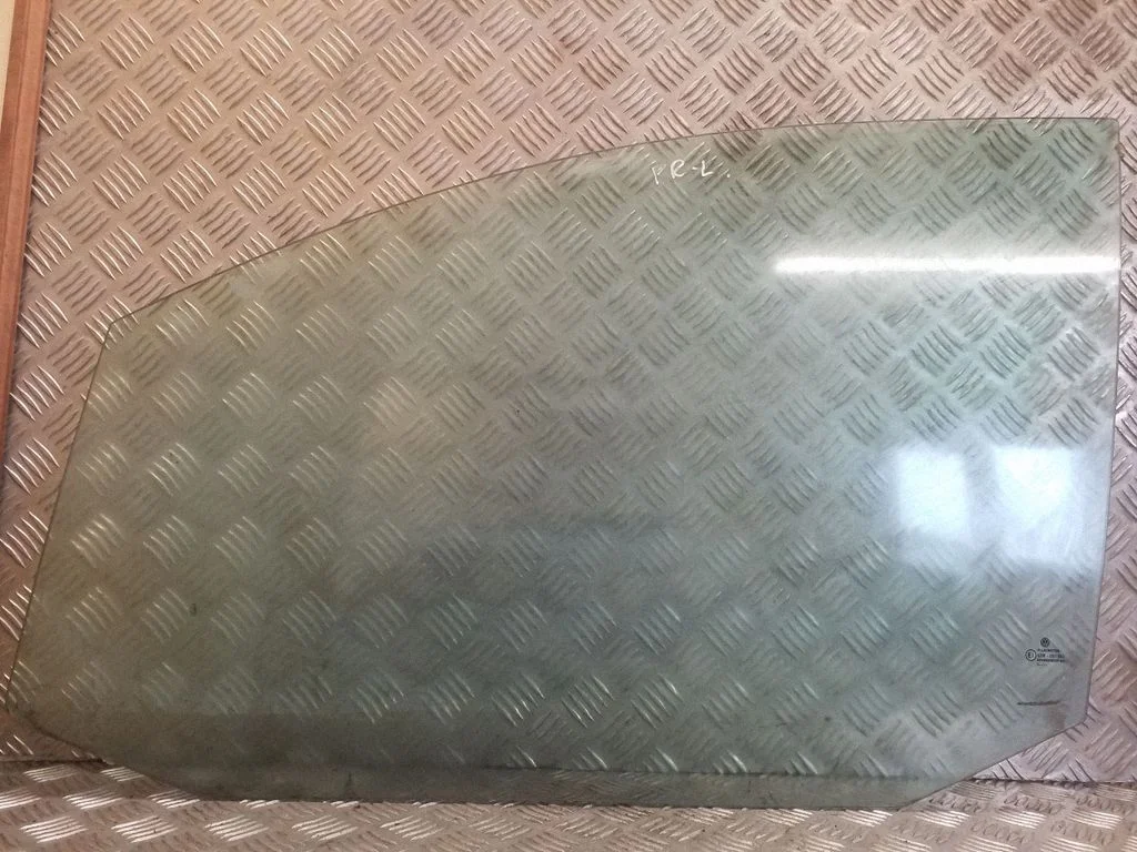 Esiukse põhiklaas (neljaukselise) 43R001582