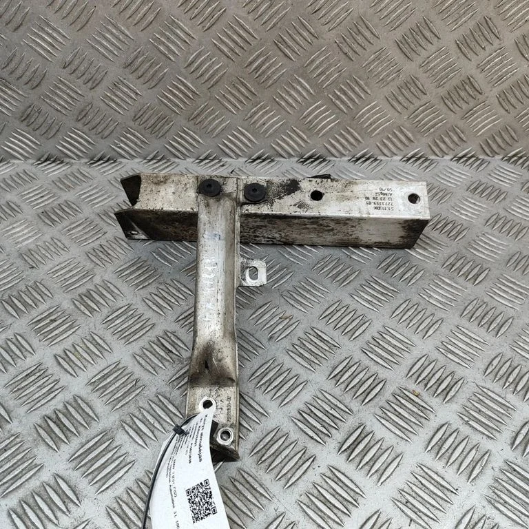 Absorber zderzaka przedniego – BMW Seria 7 F01 F02 F03 F04 (2008-2016)