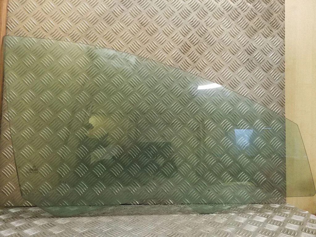 Front door window glass four-door – Citroen C5 (2001-2004)