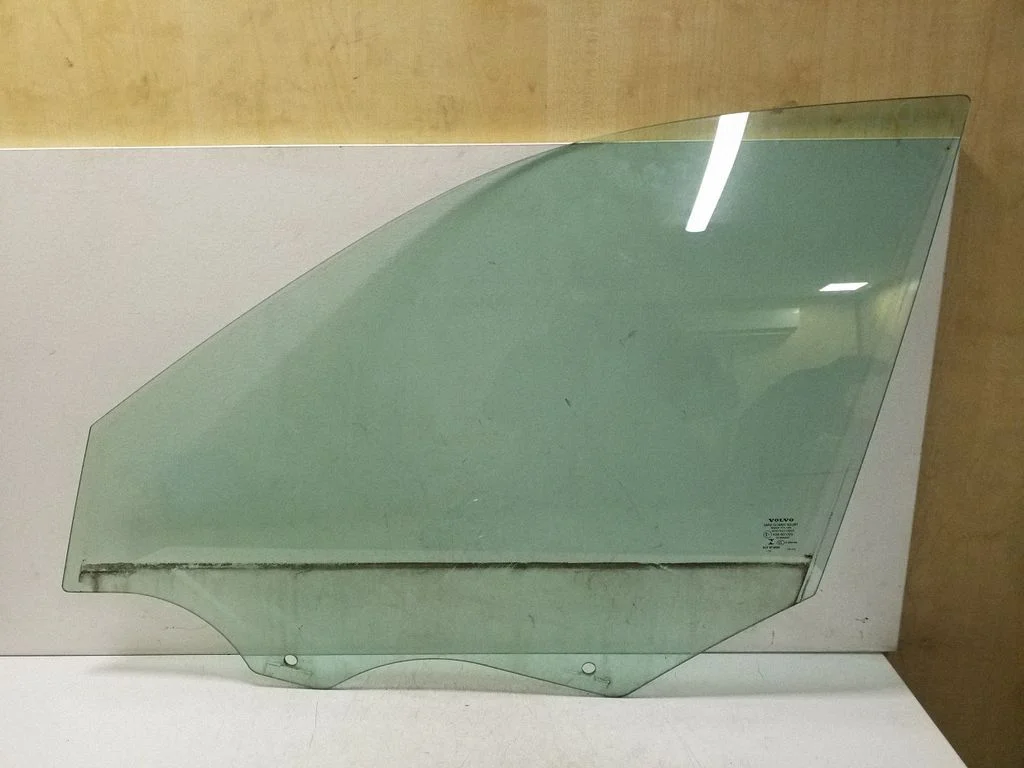 Front door window glass four-door E143R001026