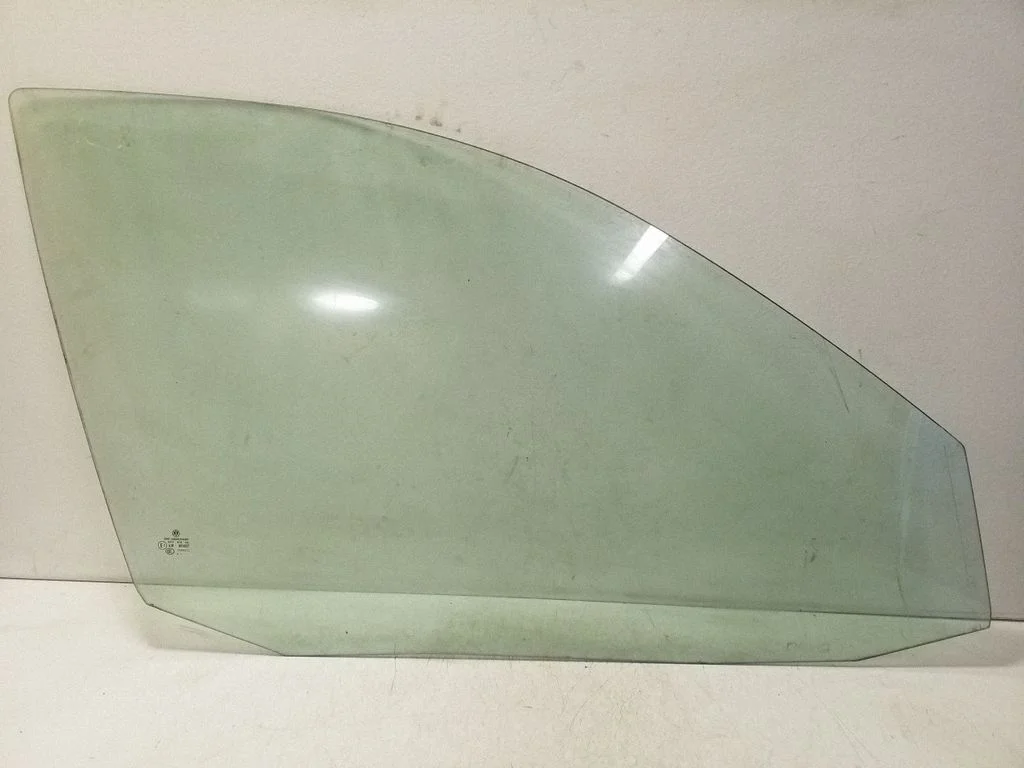 Esiukse põhiklaas (neljaukselise) 43R001057