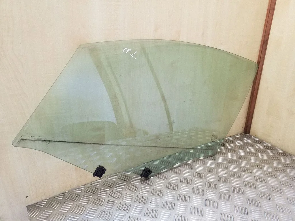 Front door window glass four-door – Peugeot 508 RXH (2011-2018)