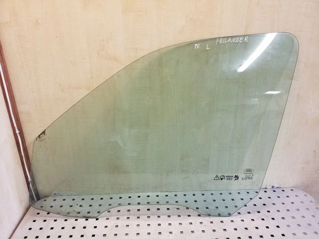 Front door window glass four-door – Land Rover Freelander (1996-2006)