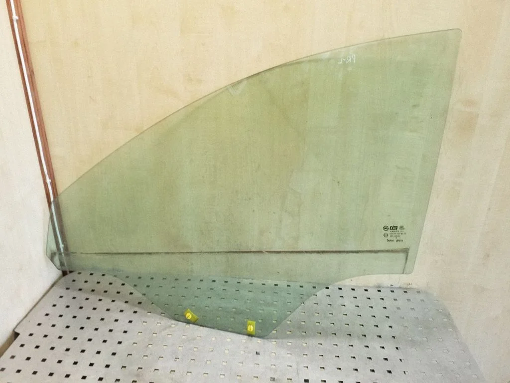 Esiukse põhiklaas (neljaukselise) 43R000382