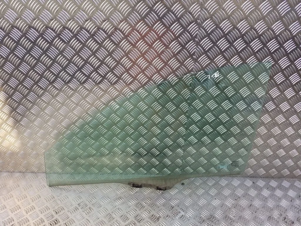 Front door window glass four-door – Honda CR-V (2007-2012)