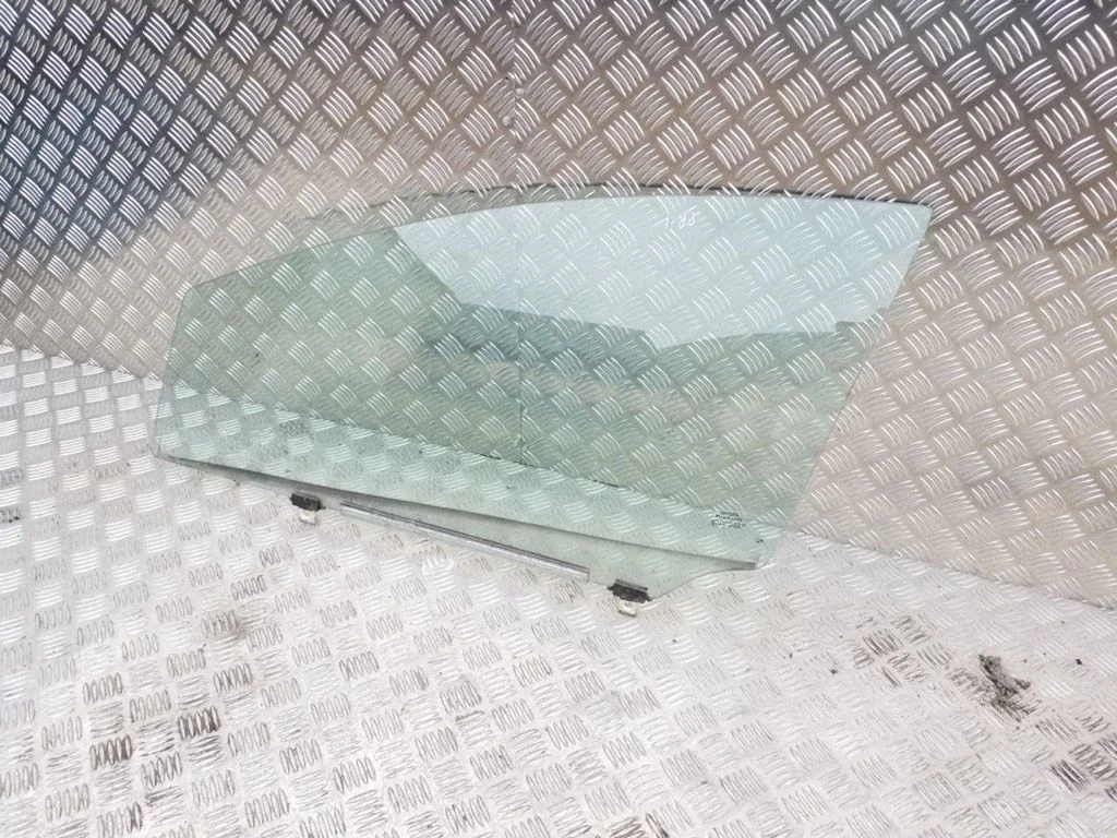 Front door window glass four-door 43R001605