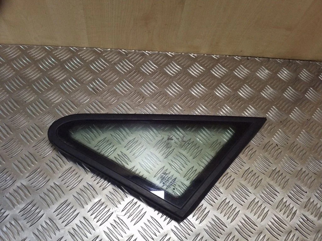 Front door window glass four-door – Seat Alhambra (Mk1) (1996-2010)