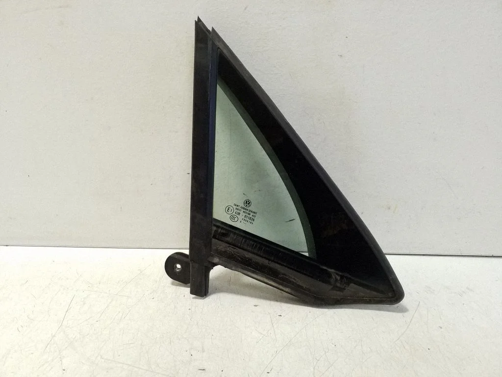 Front door vent window glass four-door 3G0845114F