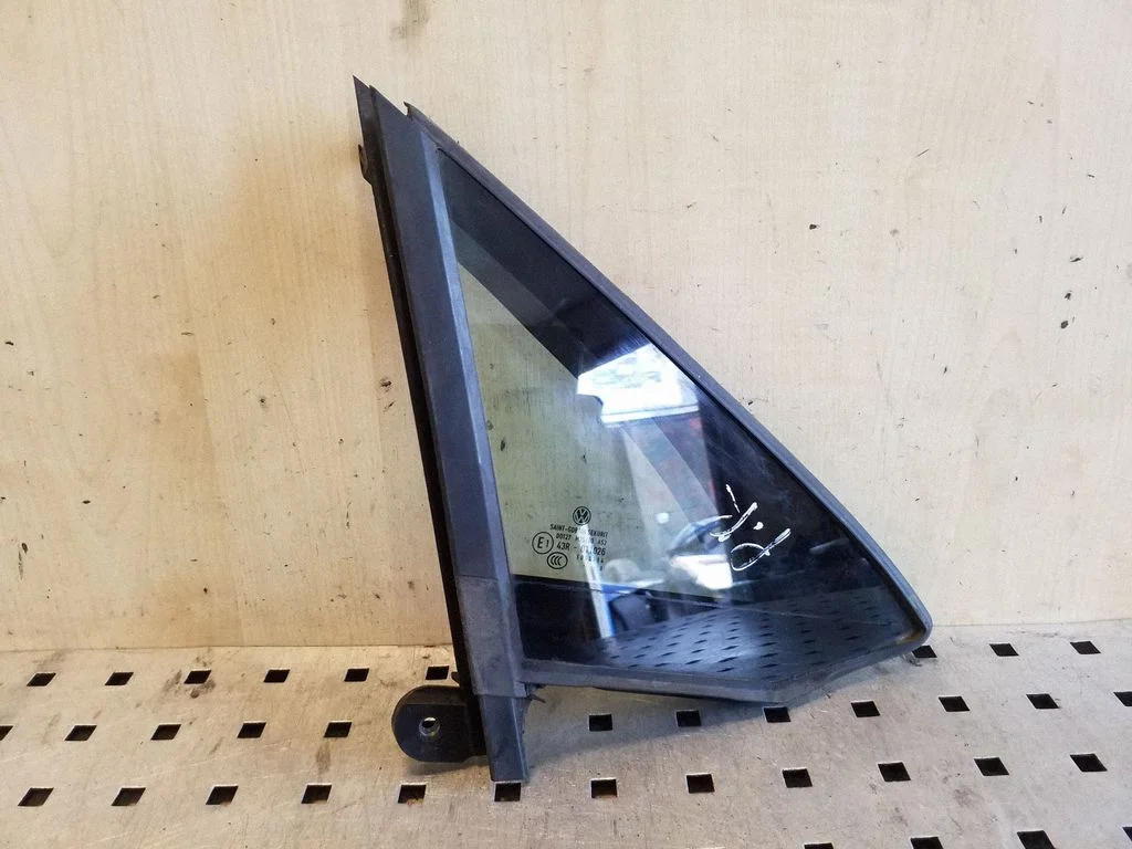 Front door vent window glass four-door – Volkswagen Passat CC (2008-2016)