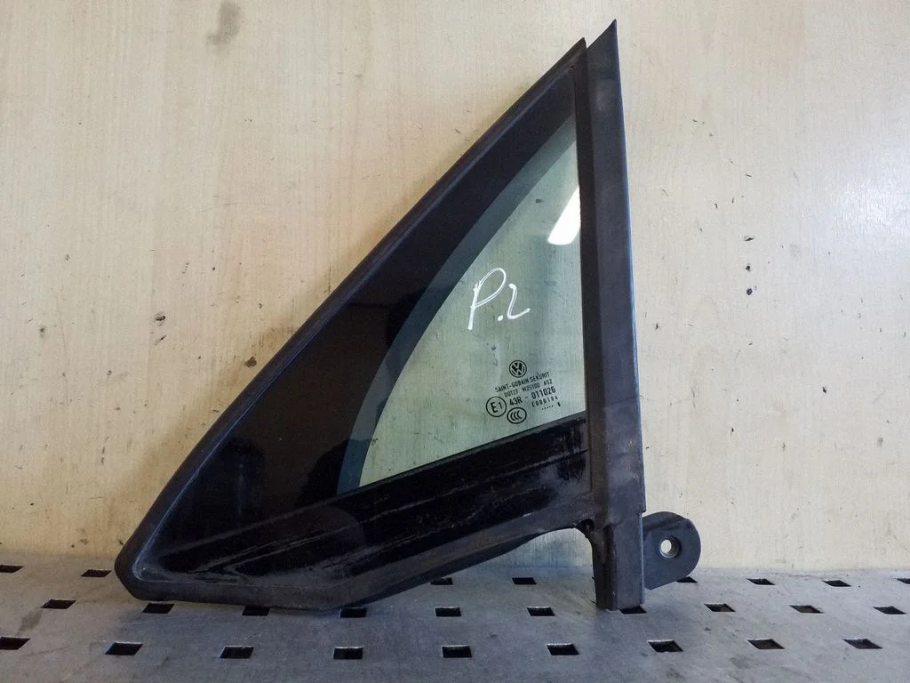 Front door vent window glass four-door – Volkswagen Passat CC (2008-2016)