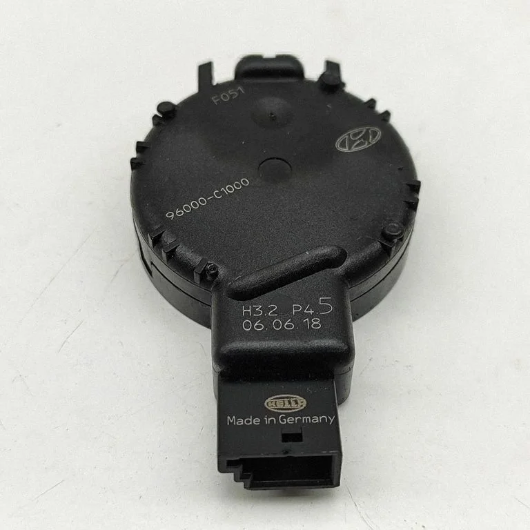Vihmaandur 96000C1000 – KIA Optima (2015-2020)