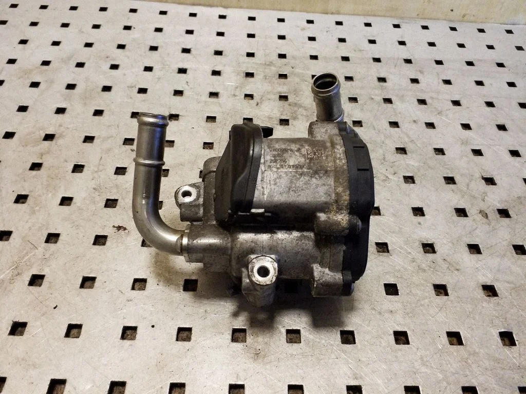 EGR valve 04L131501