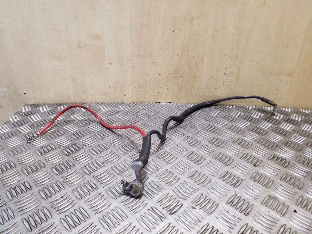 Positive cable (battery) 7N0971228E