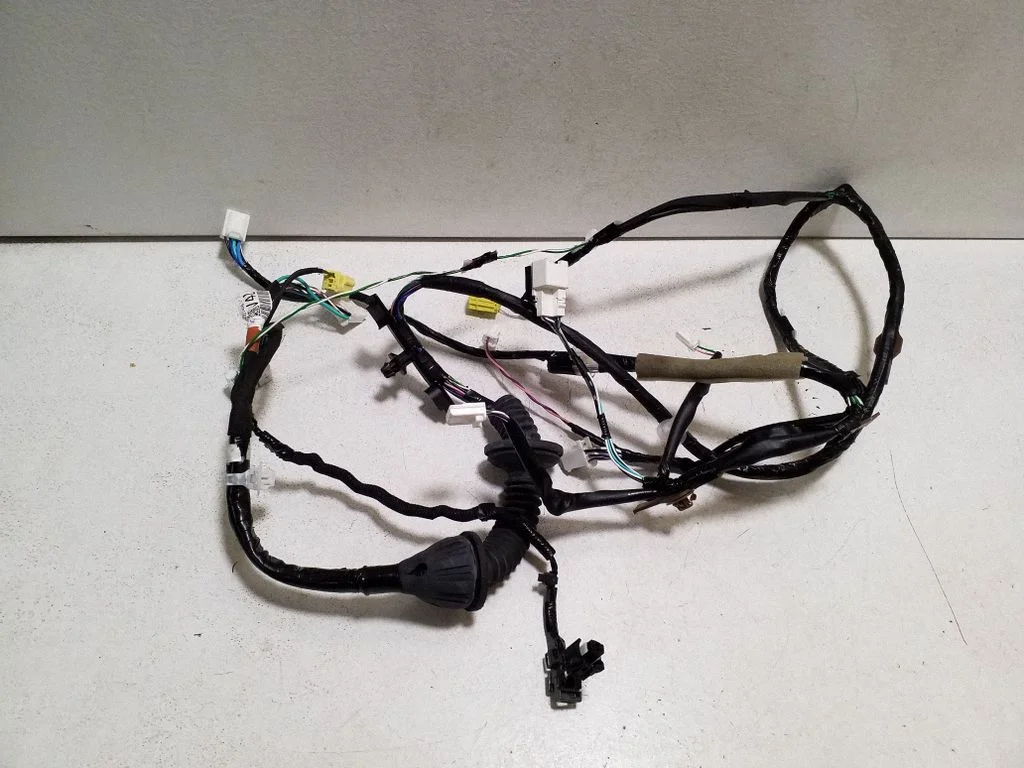 Esiukse juhtmestik 821520DV40