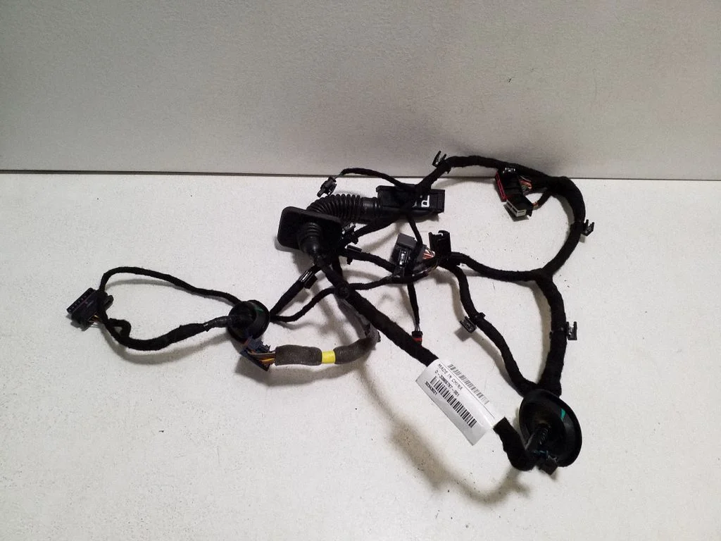 Esiukse juhtmestik 33905767