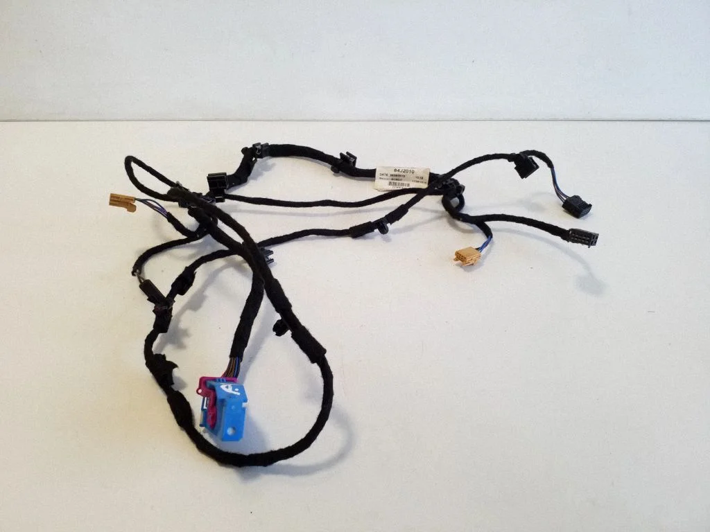 Esiukse juhtmestik 8U0971035L