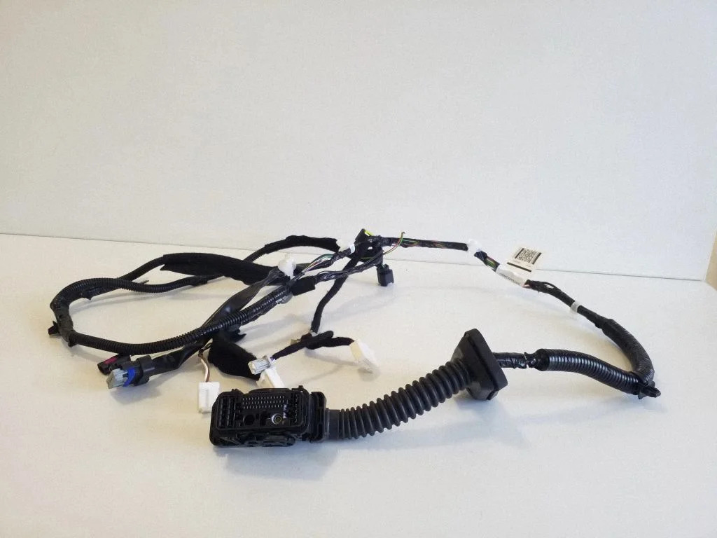 Esiukse juhtmestik 241246UA5C