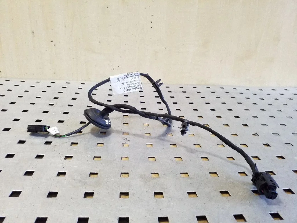 Esiukse juhtmestik 3V0972297