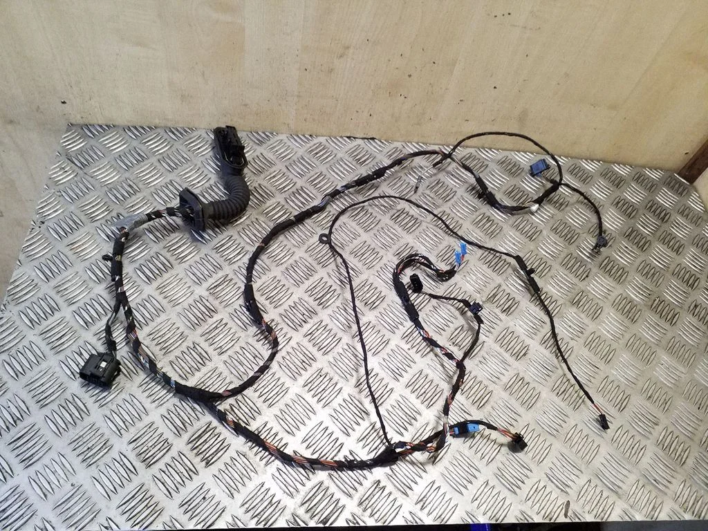 Priekšējo durvju vadu instalācija – BMW X5 E70 (2006-2013)