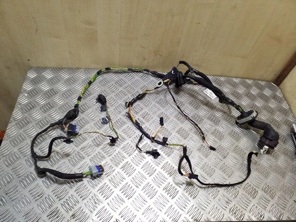 Esiukse juhtmestik 9675216780