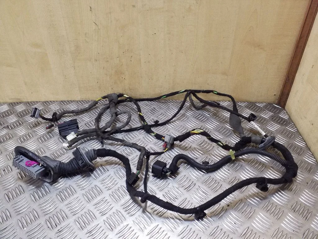 Front door wiring loom – right