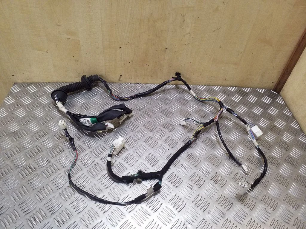 Front door wiring loom 821510Z471