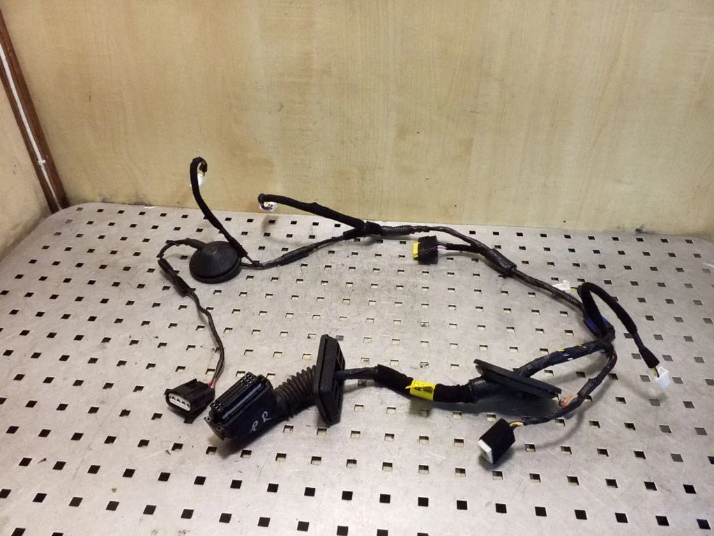 Front door wiring loom – Hyundai i40 (2011-)