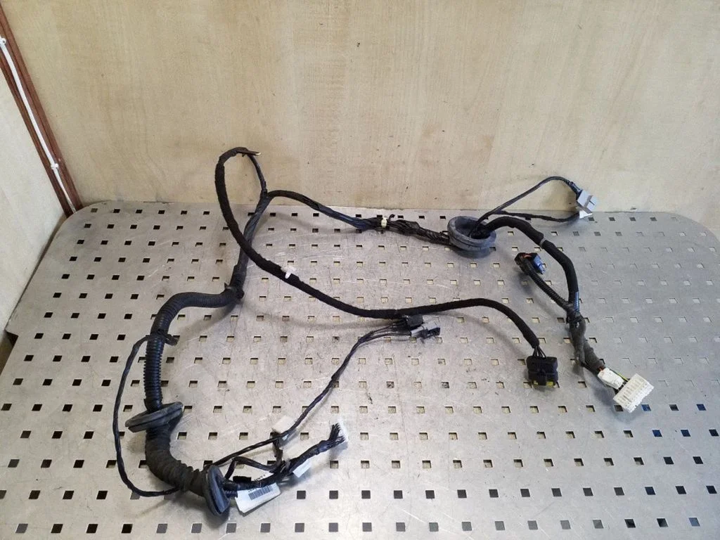 Esiukse juhtmestik – Nissan Qashqai+2 (2008-2010)