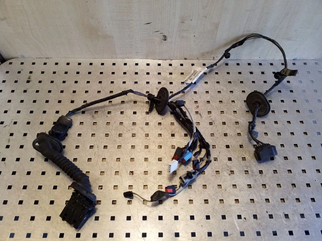 Front door wiring loom 8V4T14A584