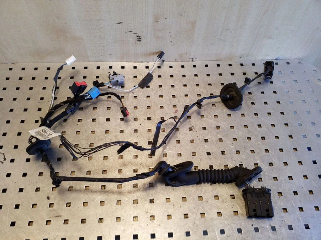 Front door wiring loom 8V4T14K138