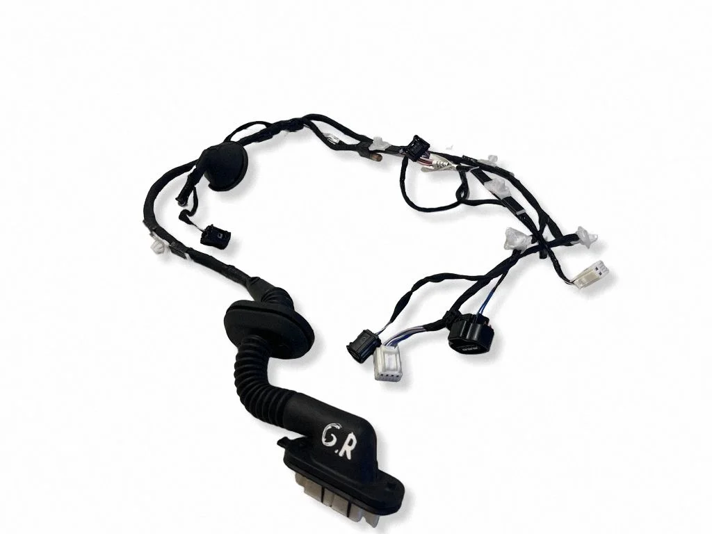 Tagaukse juhtmestik 82153F4250D