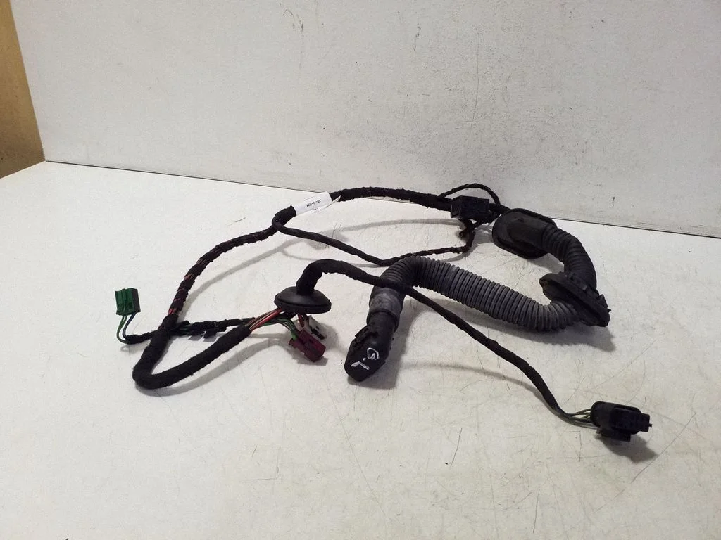Tagaukse juhtmestik – Mercedes-Benz CLS-klass C218 X218 (2011-2017)