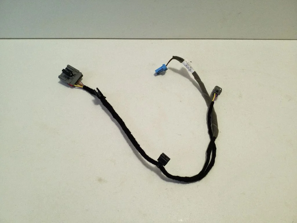 Tagaukse juhtmestik 32143978