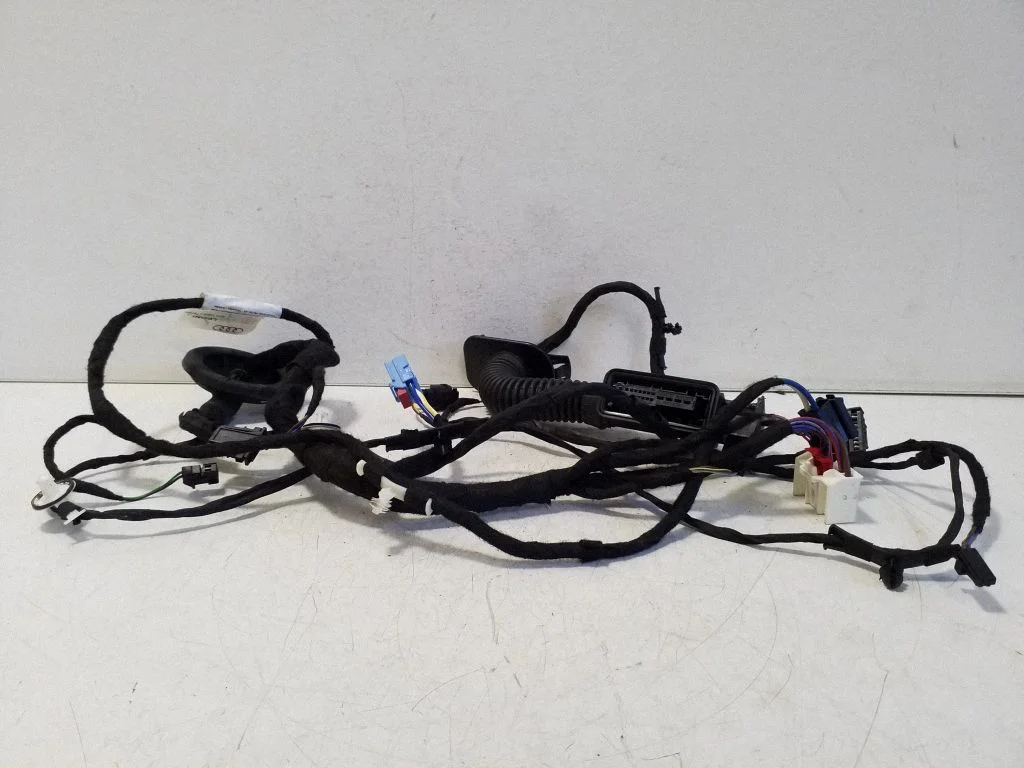 Tagaukse juhtmestik 4KE971687D