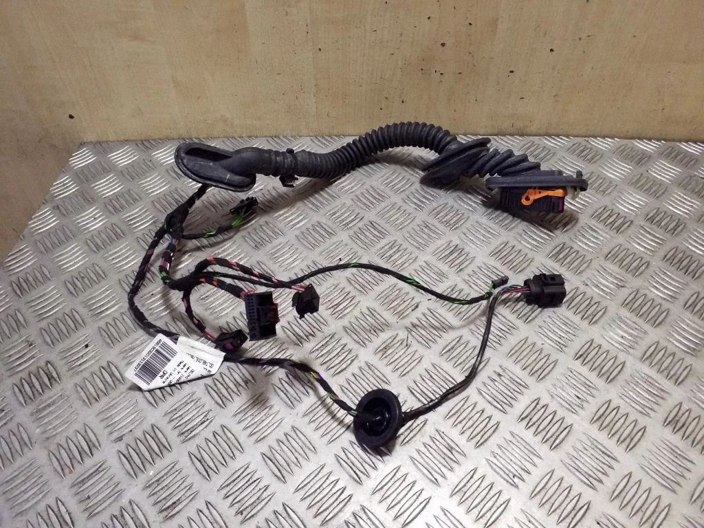 Aizmugurējo durvju vadu instalācija – Porsche Cayenne (92A) (2010-2017)
